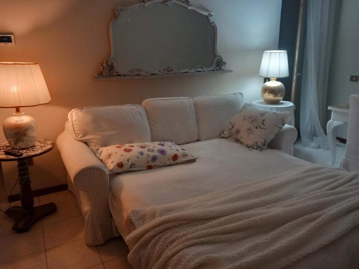 Fiorenza House Luisago Екстериор снимка