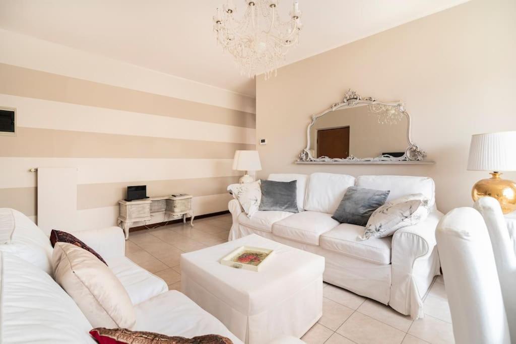 Fiorenza House Luisago Екстериор снимка