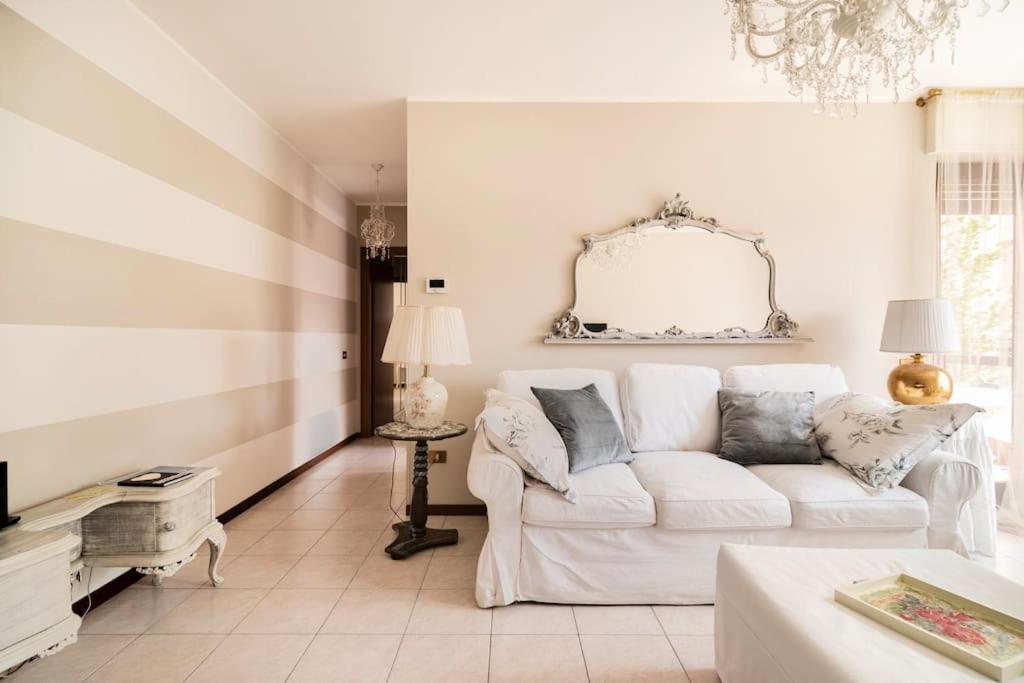 Fiorenza House Luisago Екстериор снимка