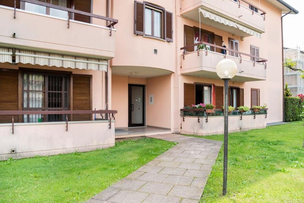 Fiorenza House Luisago Екстериор снимка