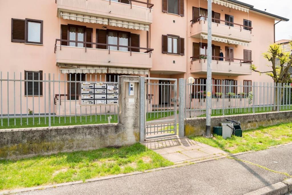 Fiorenza House Luisago Екстериор снимка